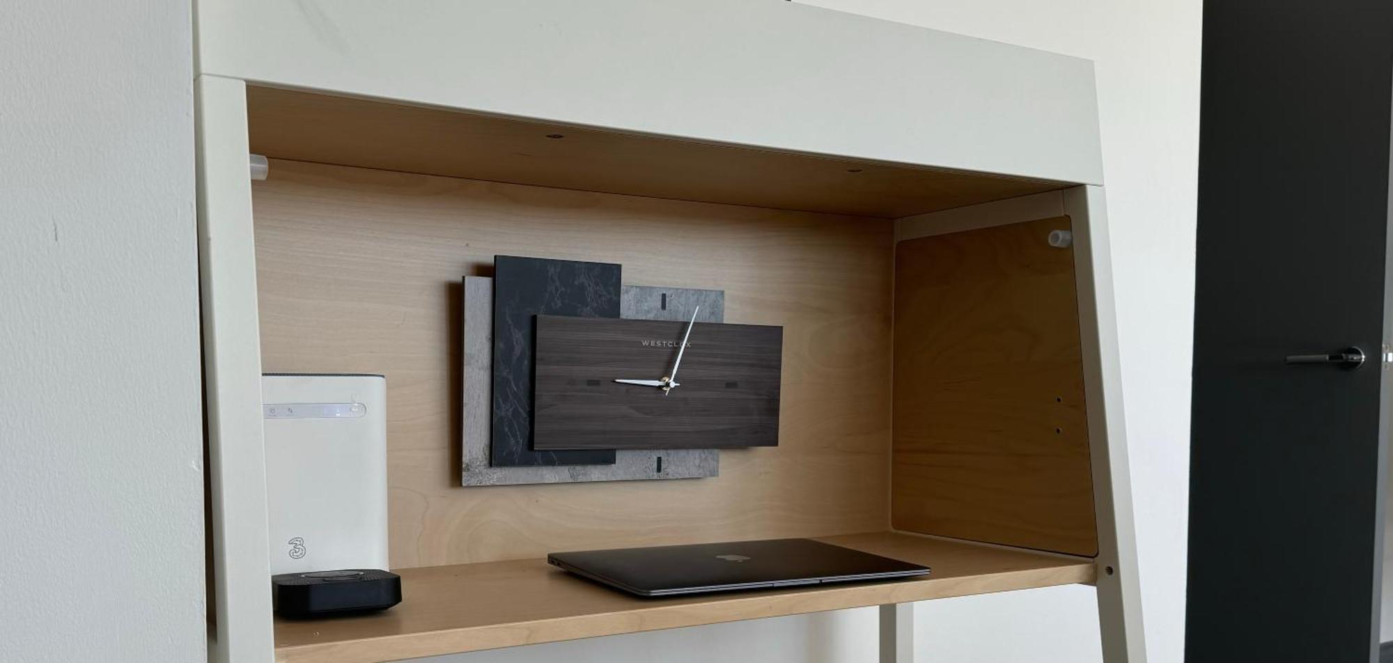 Long Letting - Luxurious 3 Bedroom Penthouse In City Centre - Parking Included! เชมส์ฟอร์ด ภายนอก รูปภาพ