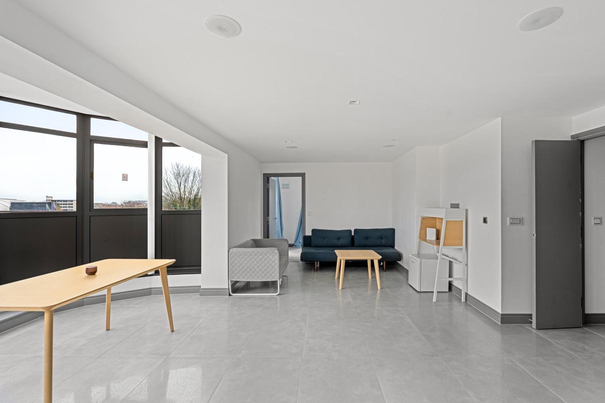 Long Letting - Luxurious 3 Bedroom Penthouse In City Centre - Parking Included! เชมส์ฟอร์ด ภายนอก รูปภาพ